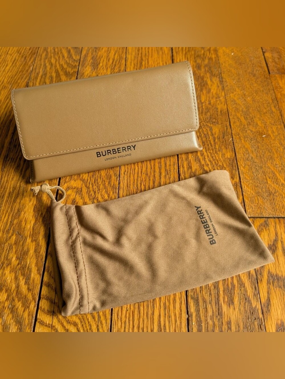 Burberry Tan Brown Sunglasses Case & Fabric Sleeve